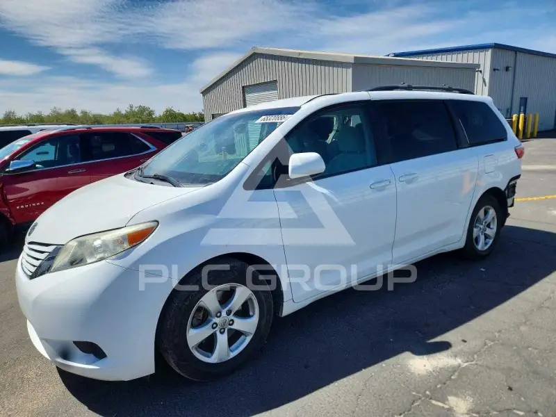 2017 Toyota SIENNA фото
