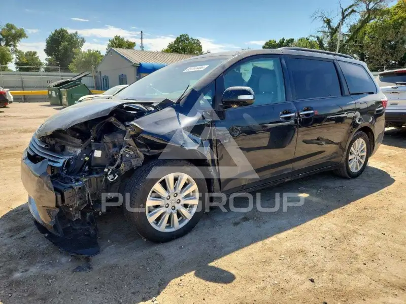 2017 Toyota SIENNA photo