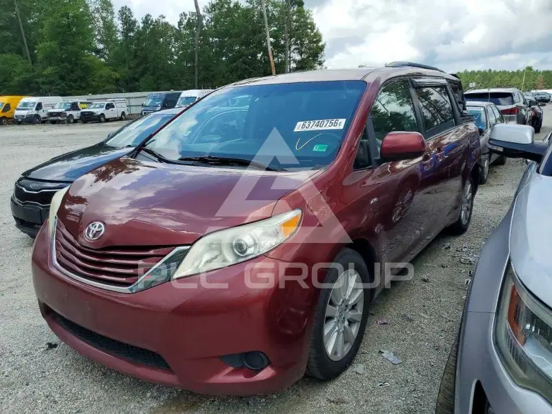 2017 Toyota SIENNA фото