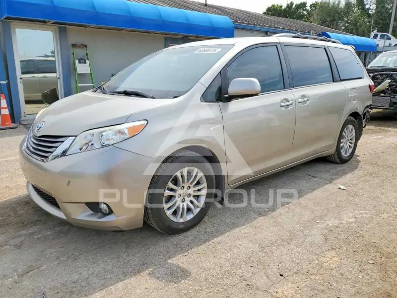 2017 Toyota SIENNA фото