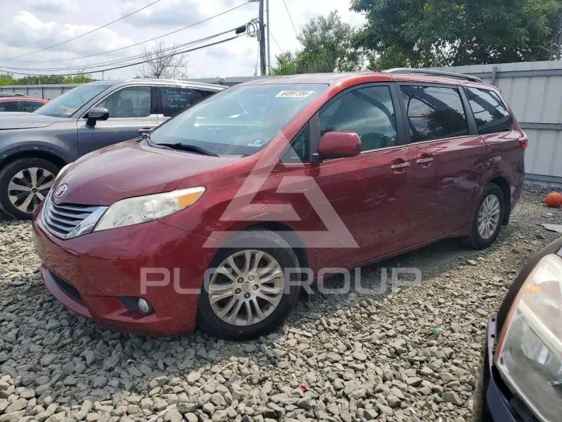 2017 Toyota SIENNA фото