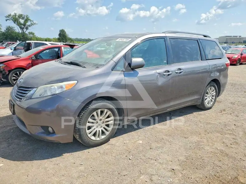 2017 Toyota SIENNA фото