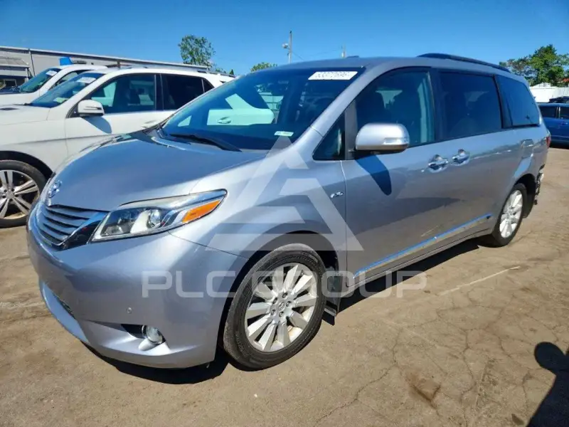 2017 Toyota SIENNA photo