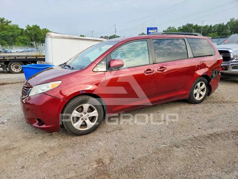 2017 Toyota SIENNA фото