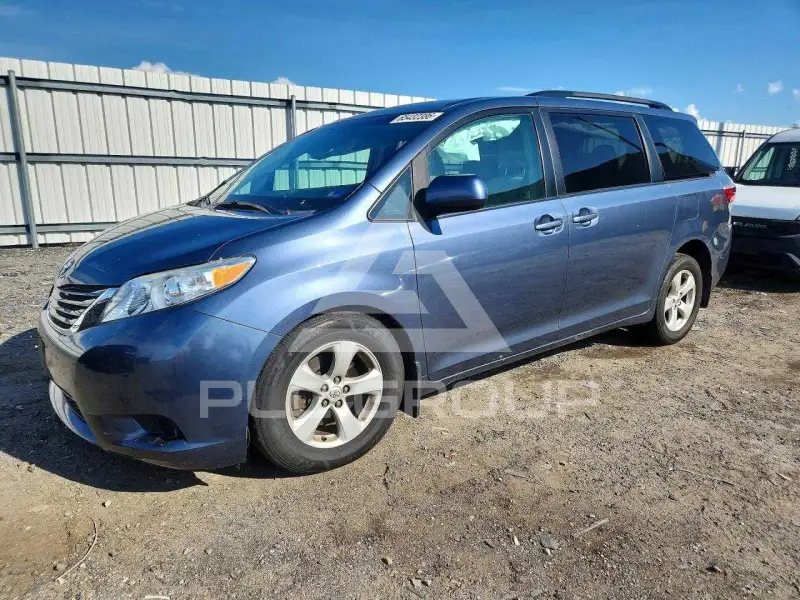 2017 Toyota SIENNA photo