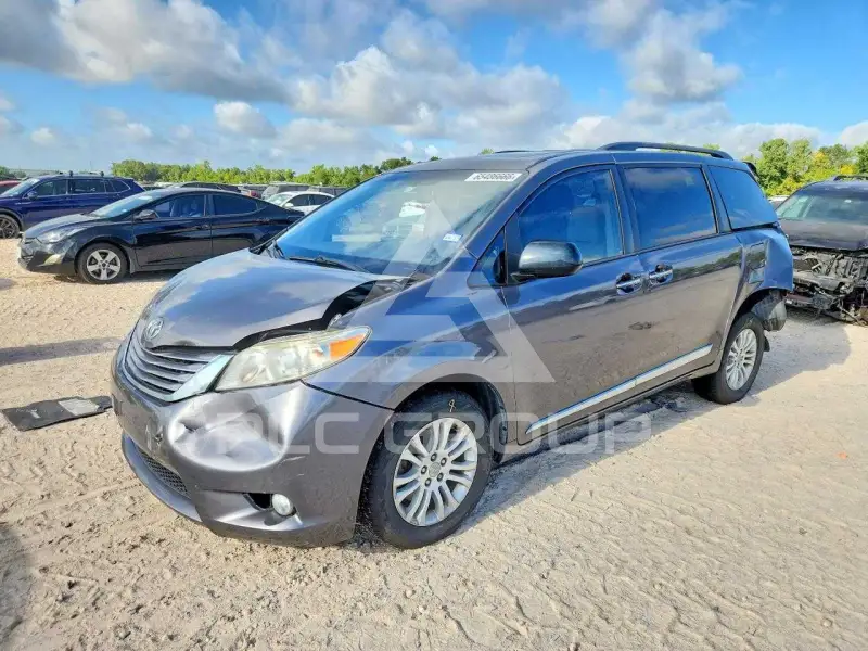 2017 Toyota SIENNA фото