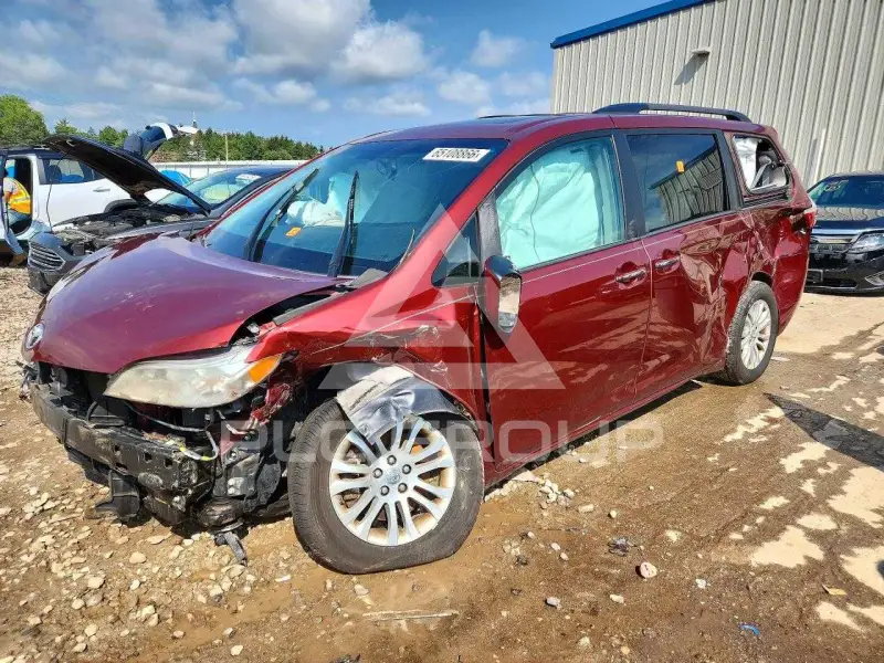 2017 Toyota SIENNA фото