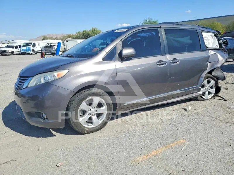2017 Toyota SIENNA фото