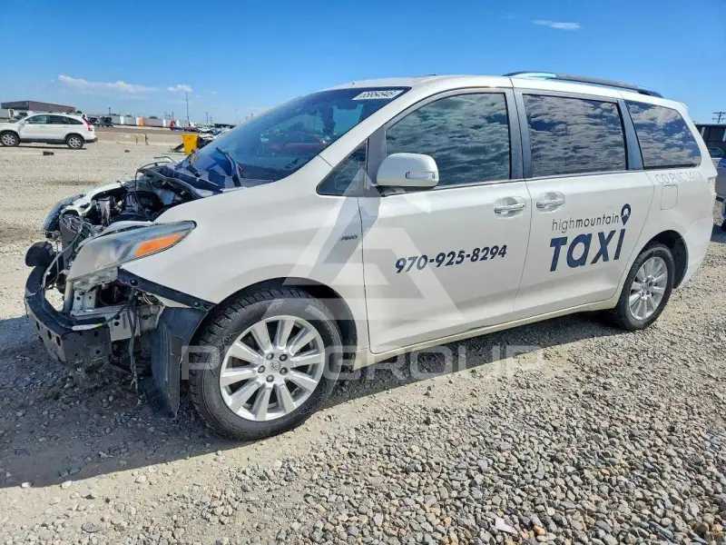 2017 Toyota SIENNA фото