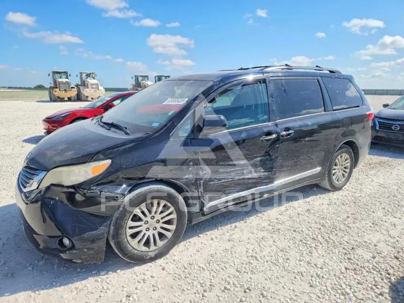 2017 Toyota SIENNA фото