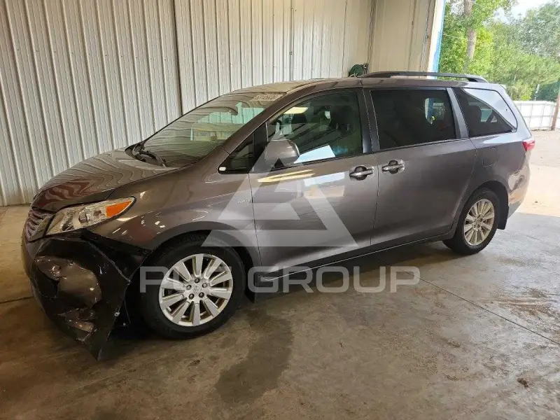 2017 Toyota SIENNA фото