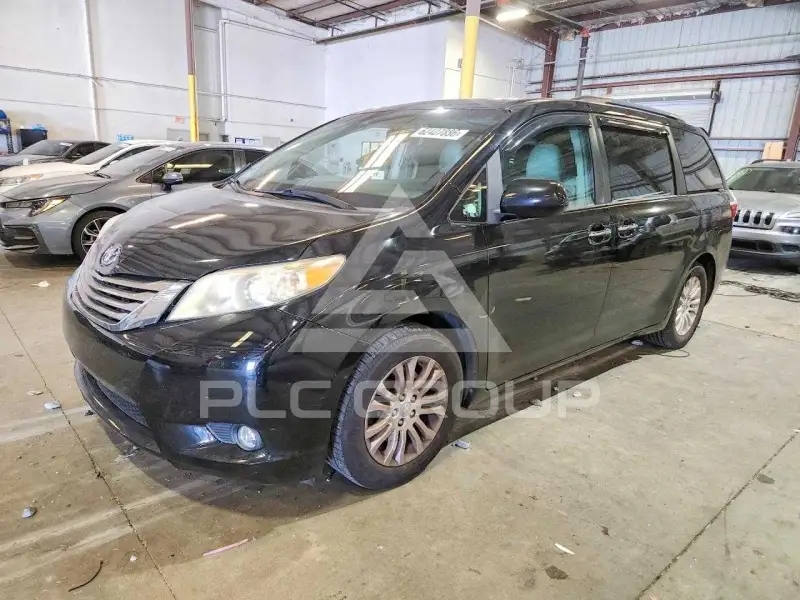 2017 Toyota SIENNA фото