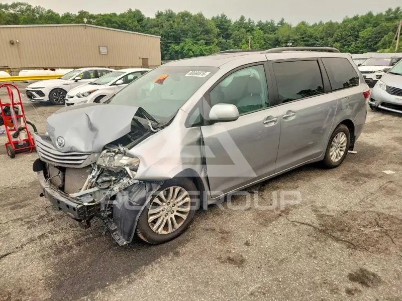 2017 Toyota SIENNA фото