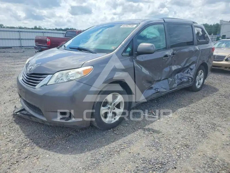 2017 Toyota SIENNA фото
