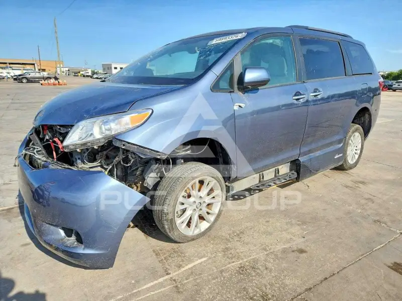 2017 Toyota SIENNA фото