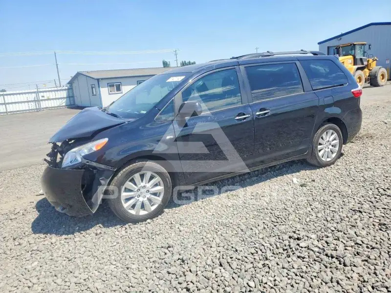 2017 Toyota SIENNA photo