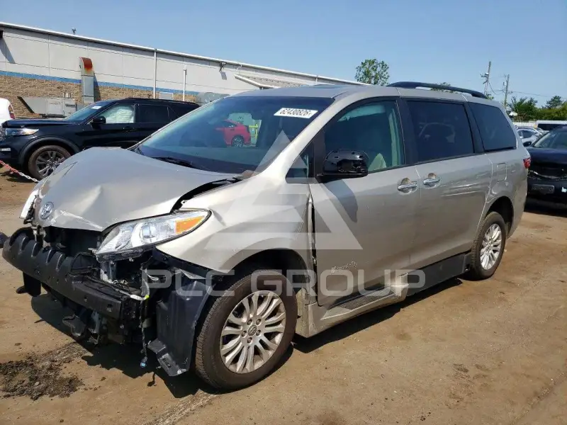 2017 Toyota SIENNA фото