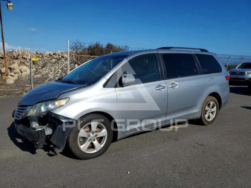 2017 Toyota SIENNA фото
