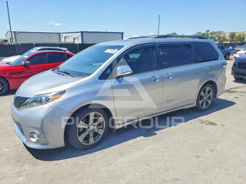 2017 Toyota SIENNA фото