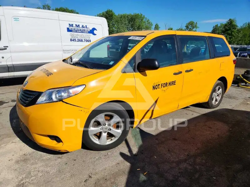 2017 Toyota SIENNA фото