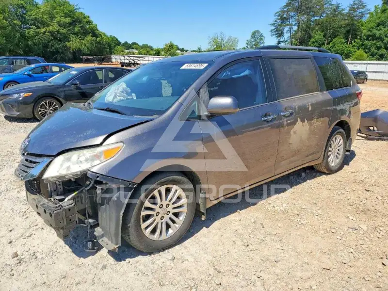 2017 Toyota SIENNA фото