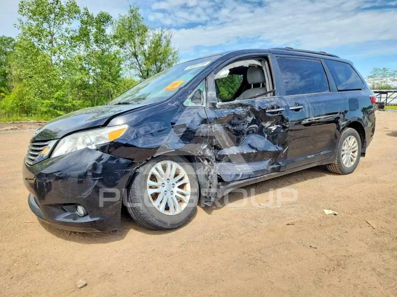 2017 Toyota SIENNA фото