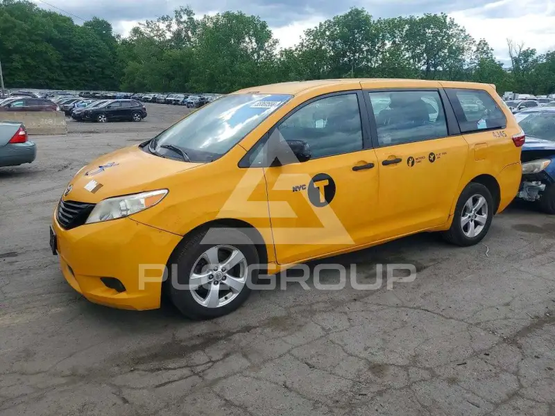 2017 Toyota SIENNA фото