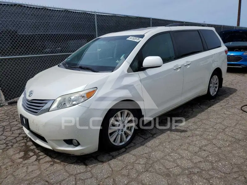 2017 Toyota SIENNA фото
