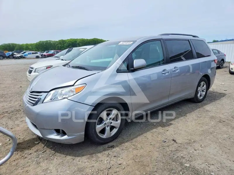2017 Toyota SIENNA фото