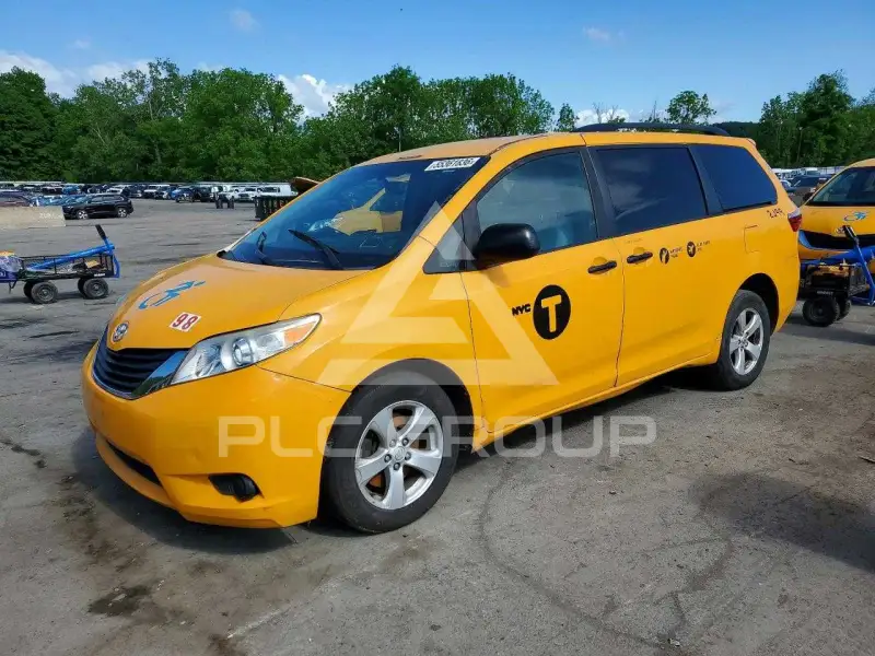 2017 Toyota SIENNA фото
