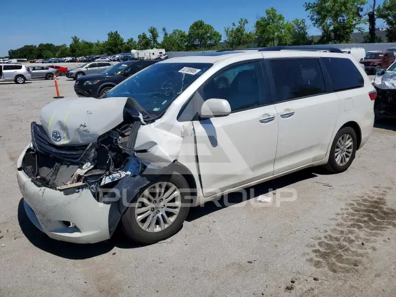 2017 Toyota SIENNA фото