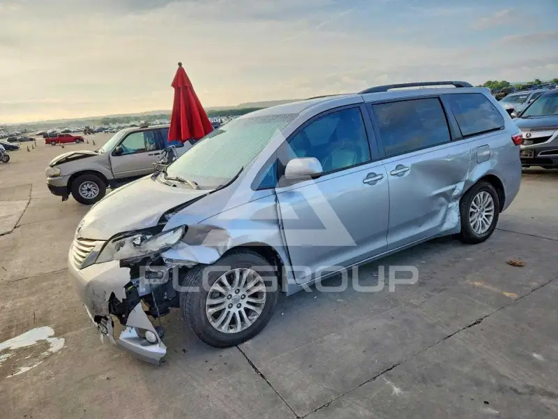 2017 Toyota SIENNA фото