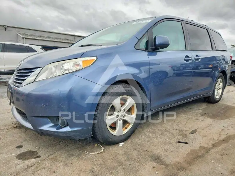 2017 Toyota SIENNA фото