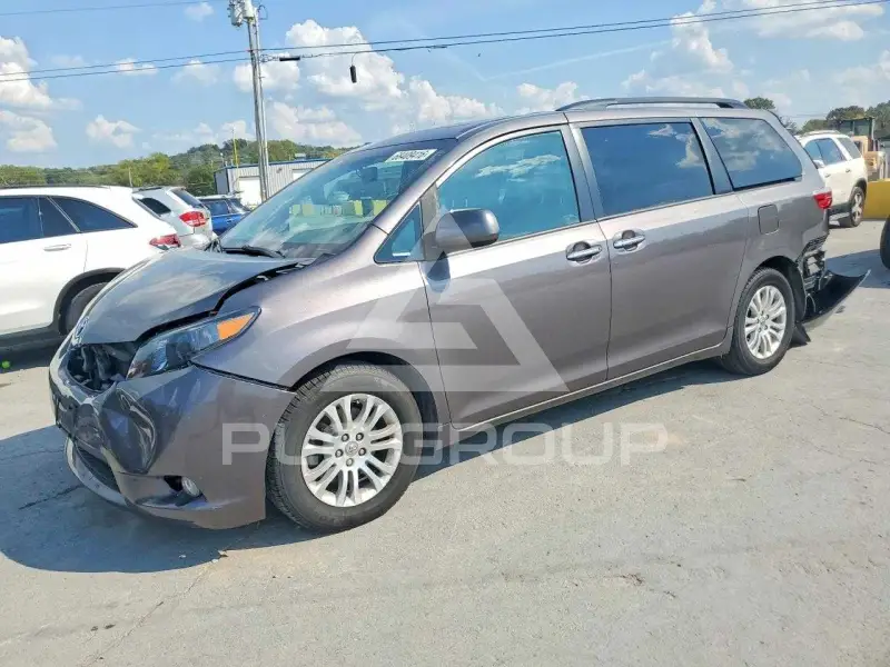 2017 Toyota SIENNA фото