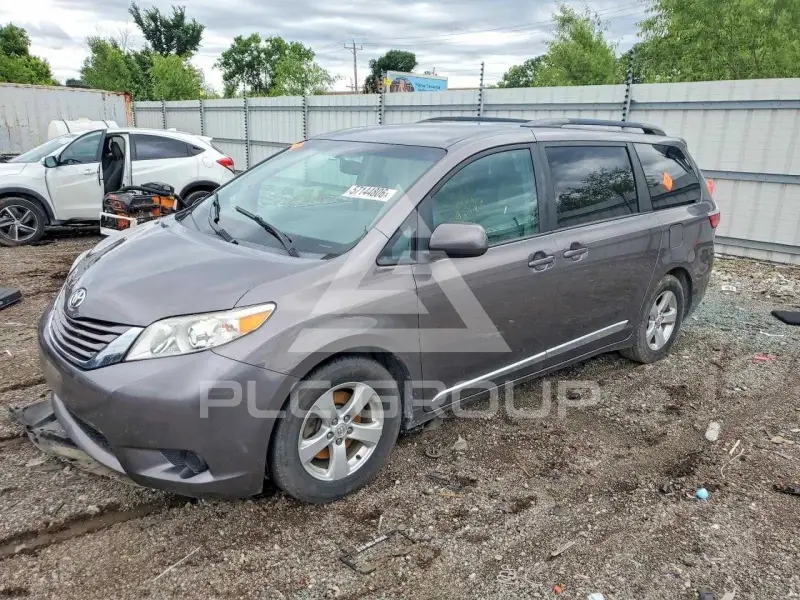 2017 Toyota SIENNA фото