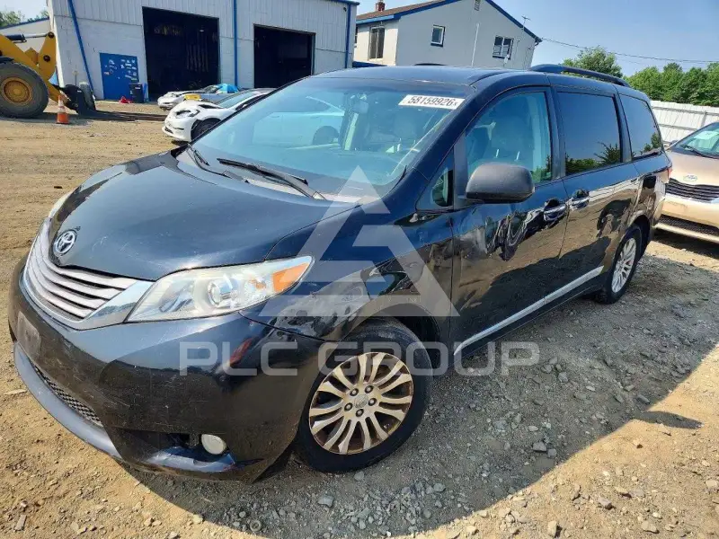 2017 Toyota SIENNA photo