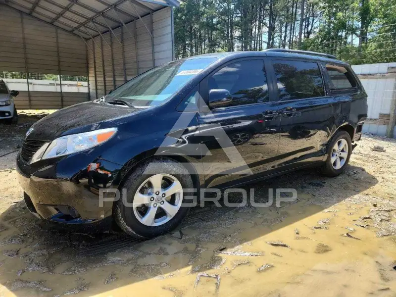 2017 Toyota SIENNA фото