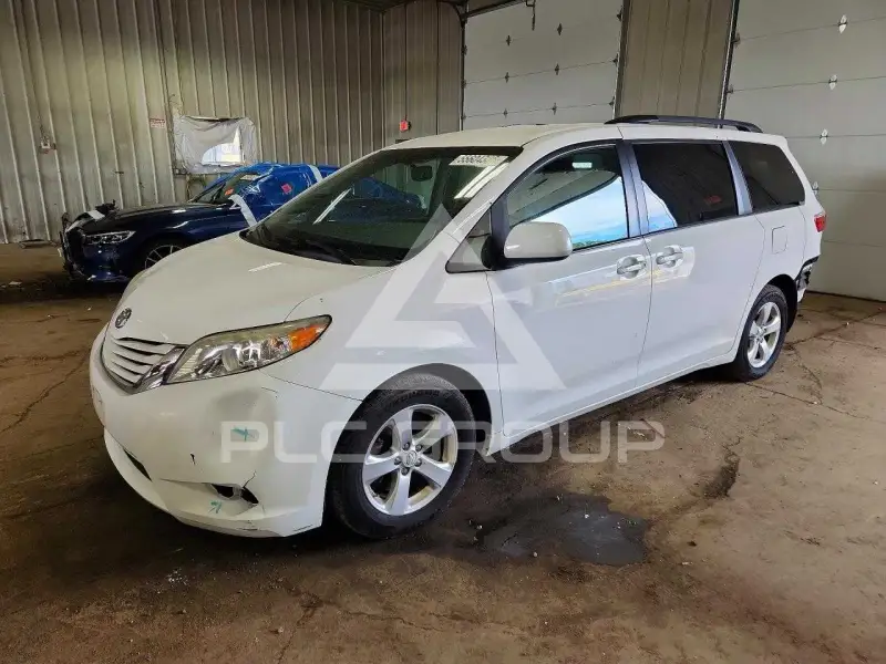 2017 Toyota SIENNA фото