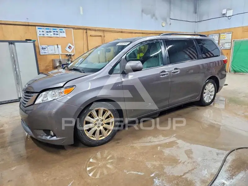2017 Toyota SIENNA фото