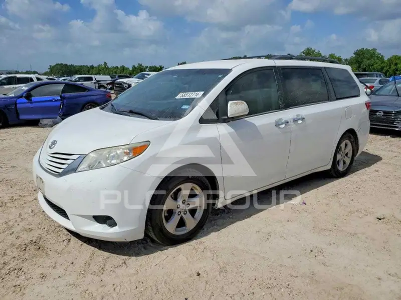 2017 Toyota SIENNA photo
