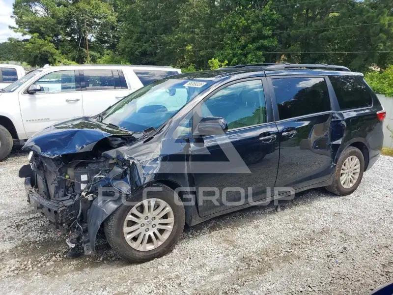 2017 Toyota SIENNA фото