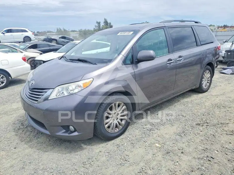 2017 Toyota SIENNA фото