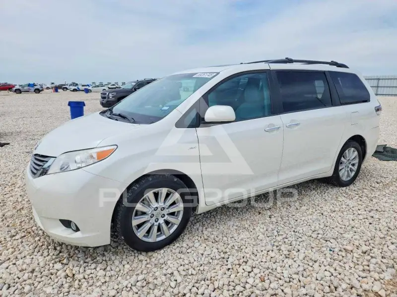 2017 Toyota SIENNA photo