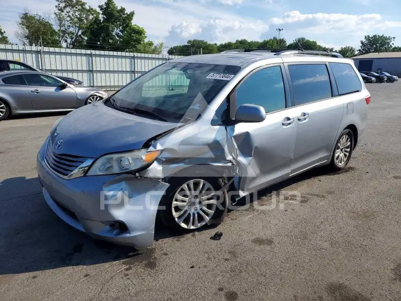 2017 Toyota SIENNA фото