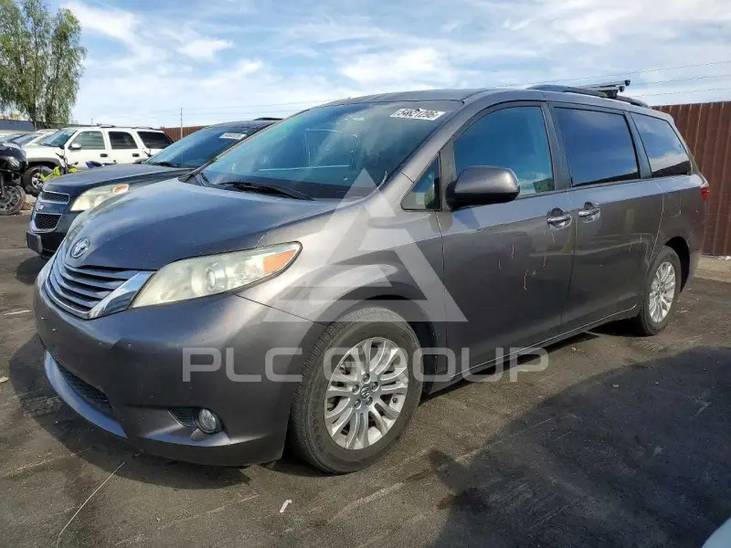 2017 Toyota SIENNA photo