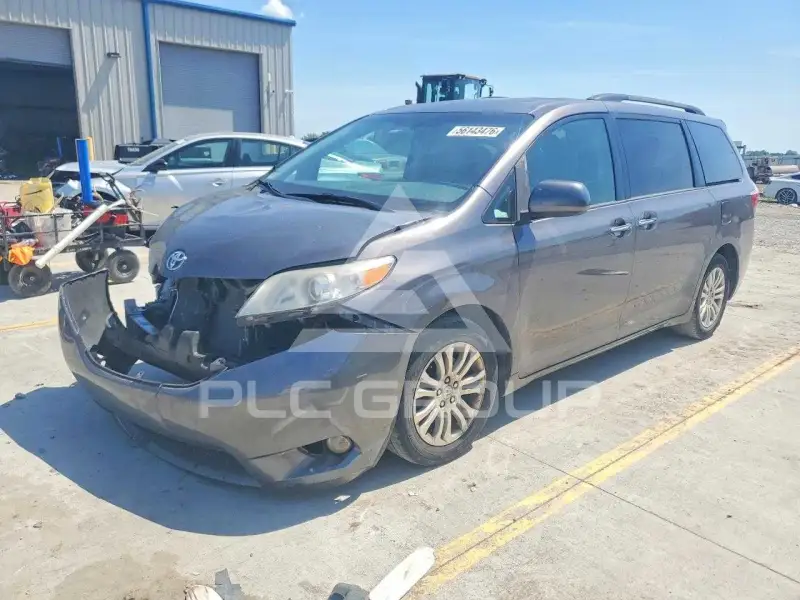 2017 Toyota SIENNA photo