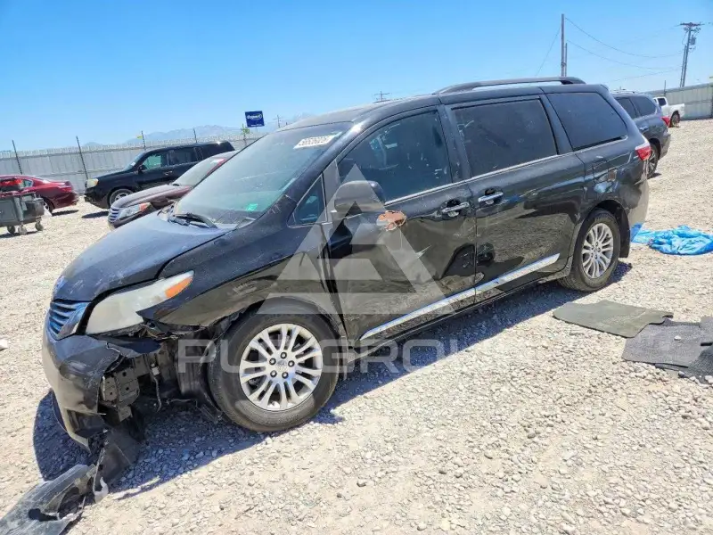 2017 Toyota SIENNA photo