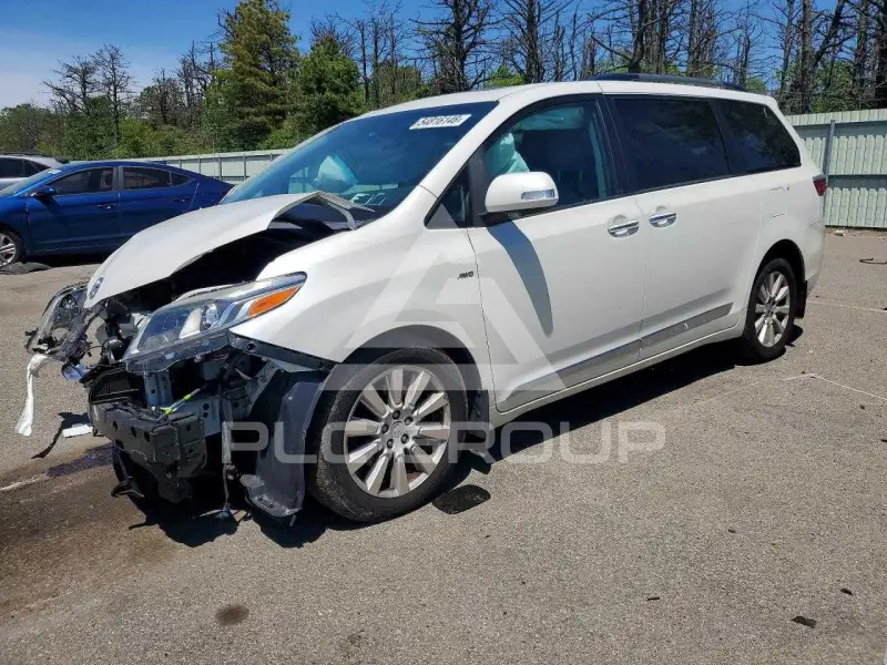 2017 Toyota SIENNA фото