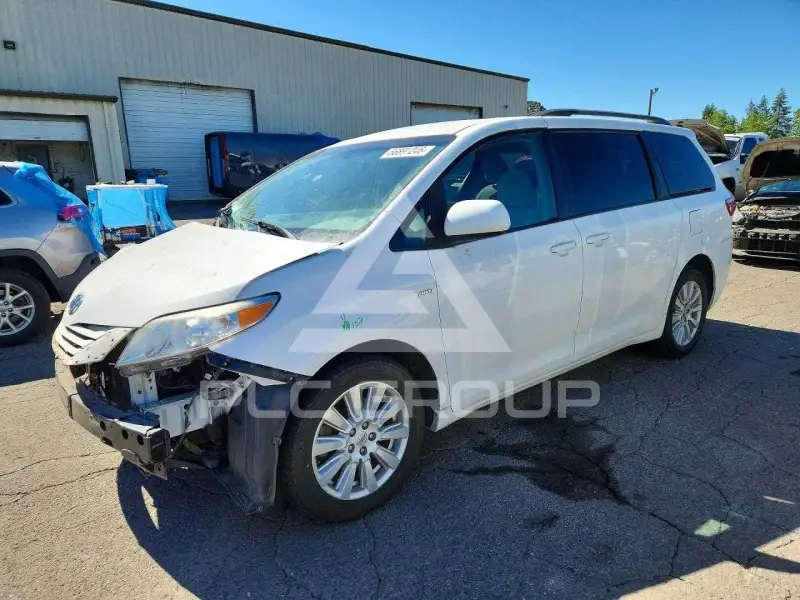 2017 Toyota SIENNA фото