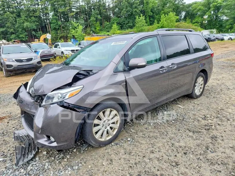 2017 Toyota SIENNA фото